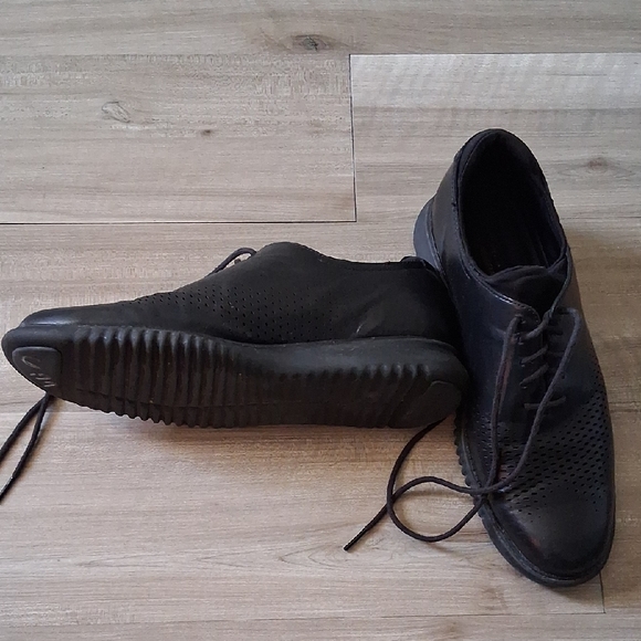 Cole Haan Classic Black Men's Dress Shoes - Picture 3 of 8